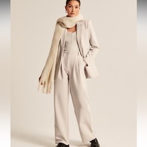 NWT Abercrombie Sloane Tailored Pant